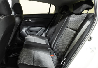 Подержанный автомобиль Kia Rio Hatchback 2018 года (10 фото)