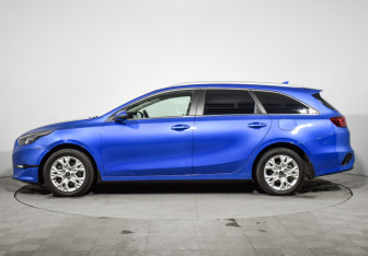Подержанный автомобиль Kia Ceed Wagon 2022 года (8 фото)