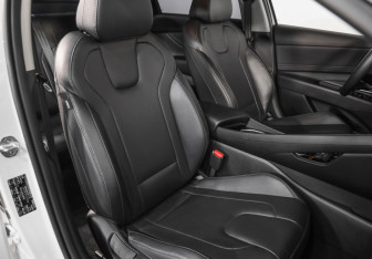 Подержанный автомобиль Hyundai Elantra Sedan 2023 года (21 фото)