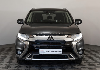 Подержанный автомобиль Mitsubishi Outlander 2019 года (2 фото)