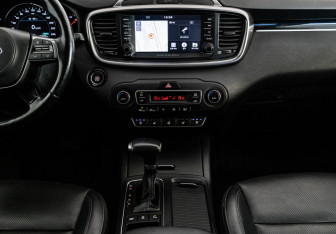 Подержанный автомобиль Kia Sorento 2019 года (14 фото)