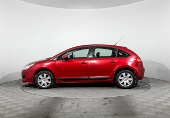 Подержанный автомобиль Citroen C4 Hatchback 2010 года (8 фото)