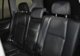 Подержанный автомобиль Toyota Land Cruiser Prado 2018 года (11 фото)