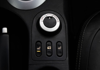 Подержанный автомобиль Nissan Qashqai 2007 года (15 фото)