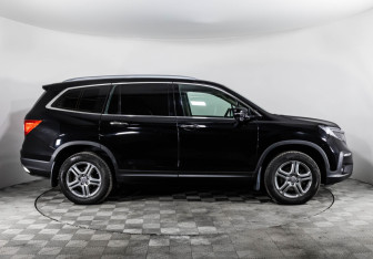 Подержанный автомобиль Honda Pilot 2018 года (5 фото)