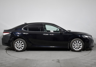 Подержанный автомобиль Toyota Camry Sedan 2019 года (4 фото)