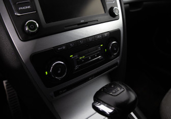 Подержанный автомобиль Skoda Octavia RS Liftback 2011 года (13 фото)