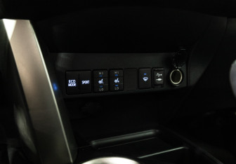 Подержанный автомобиль Toyota RAV4 2012 года (16 фото)