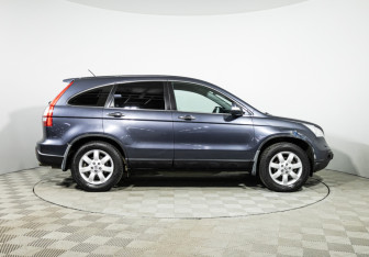 Подержанный автомобиль Honda CR-V 2008 года (4 фото)