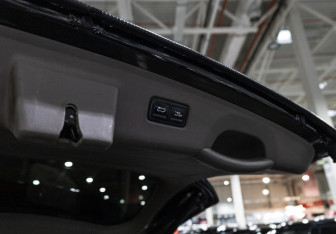 Подержанный автомобиль Kia Carnival 2020 года (30 фото)