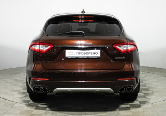 Подержанный автомобиль Maserati Levante 2016 года (6 фото)
