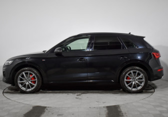 Подержанный автомобиль Audi Q5 2023 года (8 фото)