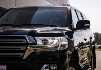 Подержанный автомобиль Toyota Land Cruiser Suv 2016 года (2 фото)