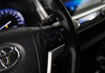 Подержанный автомобиль Toyota Highlander 2014 года (23 фото)