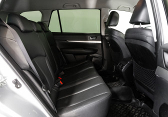 Подержанный автомобиль Subaru Outback Wagon 2012 года (15 фото)