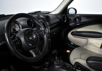 Подержанный автомобиль MINI Countryman 2013 года (9 фото)