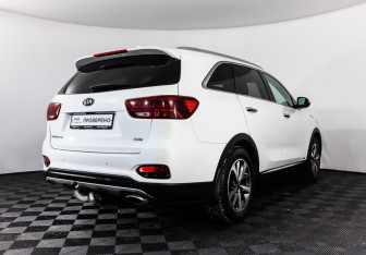 Подержанный автомобиль Kia Sorento 2018 года (5 фото)