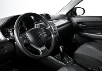 Подержанный автомобиль Suzuki Vitara 2016 года (9 фото)