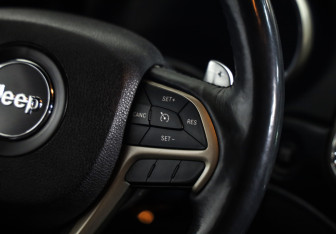 Подержанный автомобиль Jeep Grand Cherokee 2014 года (11 фото)