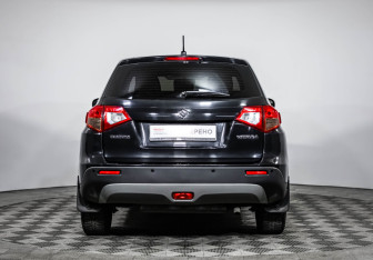 Подержанный автомобиль Suzuki Vitara 2018 года (6 фото)