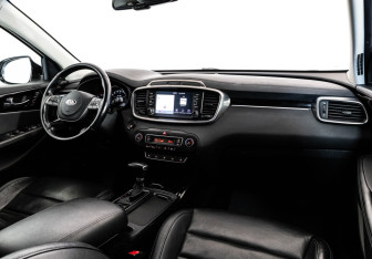 Подержанный автомобиль Kia Sorento 2019 года (10 фото)