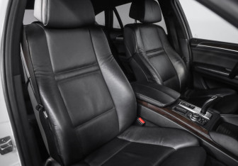 Подержанный автомобиль BMW X6 2013 года (23 фото)