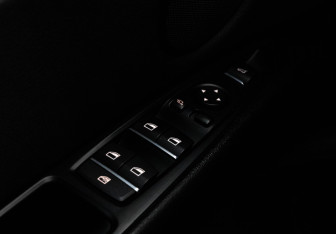 Подержанный автомобиль BMW X5 2016 года (19 фото)