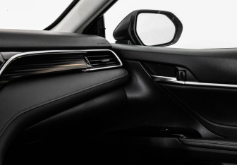 Подержанный автомобиль Toyota Camry Sedan 2019 года (17 фото)