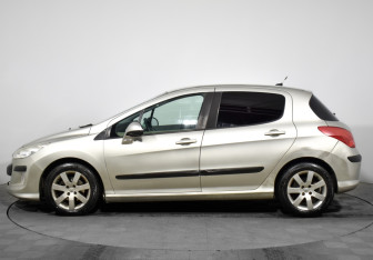 Подержанный автомобиль Peugeot 308 Hatchback 2008 года (8 фото)