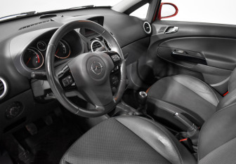 Подержанный автомобиль Opel Corsa 2007 года (9 фото)