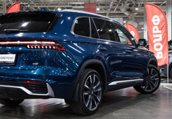 Подержанный автомобиль Geely Monjaro 2024 года (10 фото)