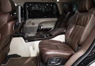 Подержанный автомобиль Land Rover Range Rover 2015 года (12 фото)