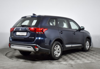 Подержанный автомобиль Mitsubishi Outlander 2019 года (5 фото)