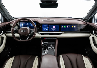Подержанный автомобиль Geely Monjaro 2023 года (10 фото)