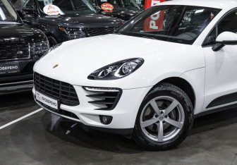 Подержанный автомобиль Porsche Macan 2018 года (2 фото)