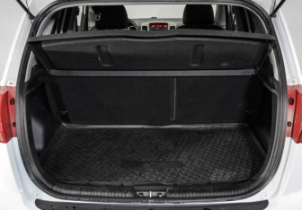 Подержанный автомобиль Kia Venga 2015 года (31 фото)