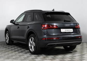 Подержанный автомобиль Audi Q5 2018 года (7 фото)