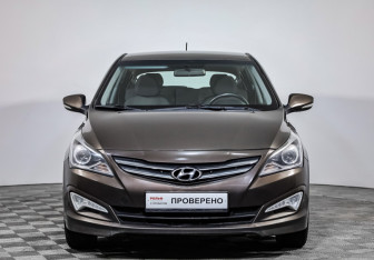 Подержанный автомобиль Hyundai Solaris Hatchback 2015 года (2 фото)