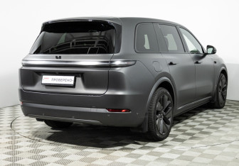 Подержанный автомобиль LiXiang L9 2024 года (5 фото)