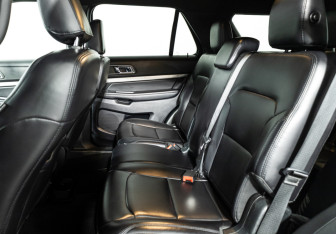 Подержанный автомобиль Ford Explorer 2019 года (10 фото)