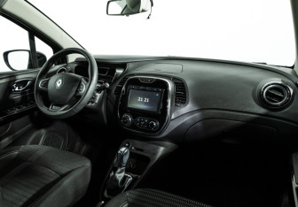 Подержанный автомобиль Renault Kaptur 2017 года (9 фото)