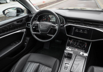 Подержанный автомобиль Audi A6 Sedan 2020 года (13 фото)