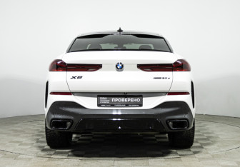 Подержанный автомобиль BMW X6 2021 года (6 фото)