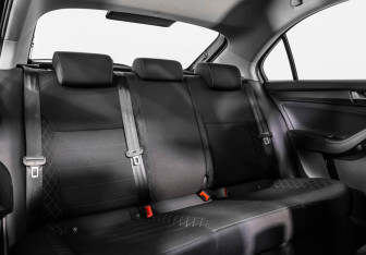 Подержанный автомобиль Skoda Rapid Liftback 2021 года (17 фото)