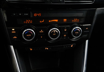 Подержанный автомобиль Mazda CX-5 2013 года (16 фото)