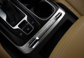 Подержанный автомобиль Kia Carnival 2021 года (14 фото)