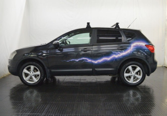 Подержанный автомобиль Nissan Qashqai 2007 года (8 фото)
