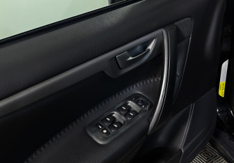 Подержанный автомобиль Volvo XC70 2007 года (16 фото)