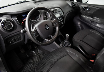 Подержанный автомобиль Renault Kaptur 2018 года (9 фото)