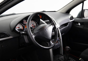 Подержанный автомобиль Peugeot 207 Hatchback 2007 года (9 фото)